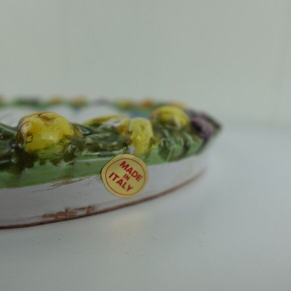 Italian Mary & Jesus with Angels Round Wall Plaque with Fruit Border - Picture 10 of 13